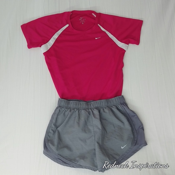 Nike Dri-Fit Women’s T Shirt Size: Medium - Picture 3 of 6